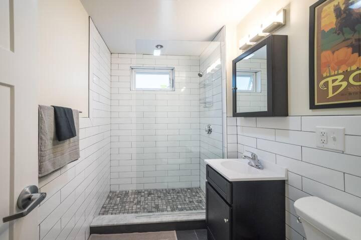 The Boston Rental - Multiple Floorplans Экстерьер фото