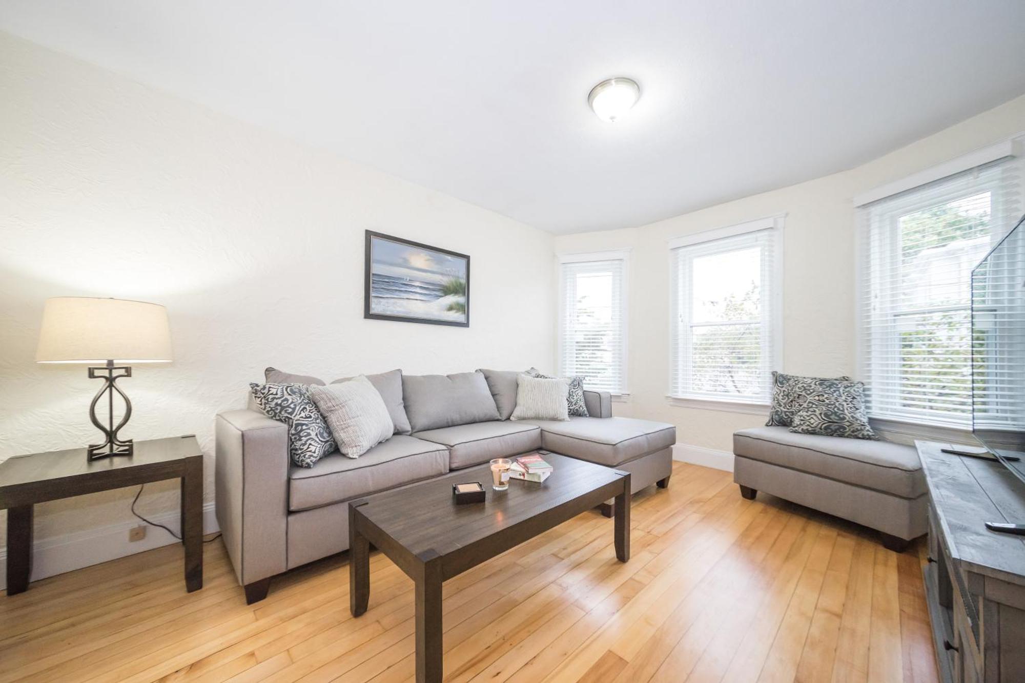 The Boston Rental - Multiple Floorplans Экстерьер фото