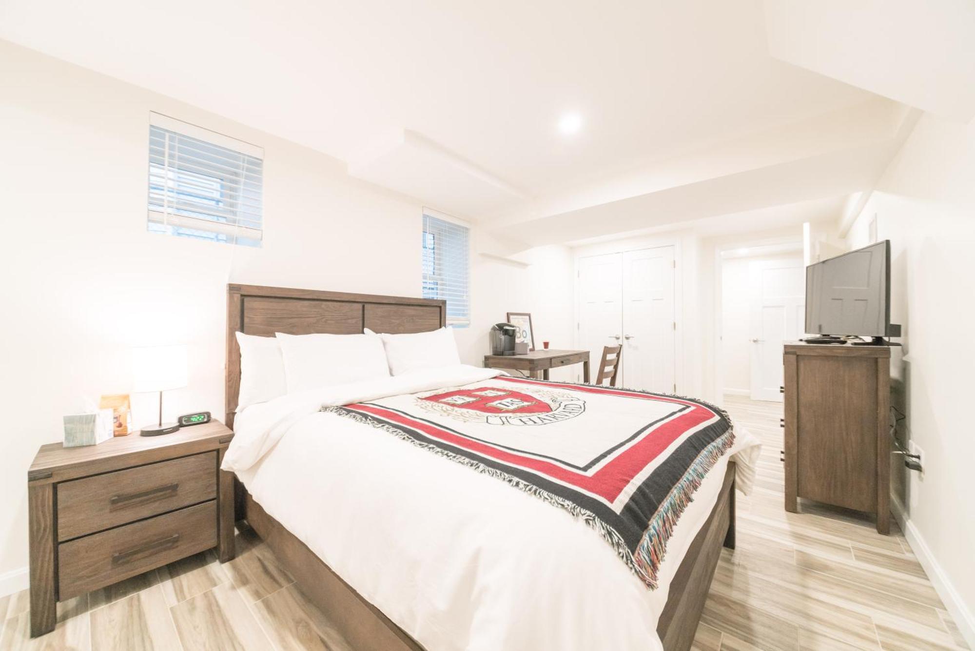 The Boston Rental - Multiple Floorplans Экстерьер фото